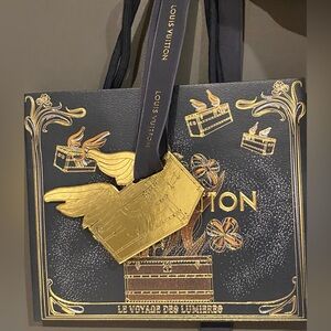 Louis Vuitton Christmas Holiday 2025 Peper Bag and Gift Tag set